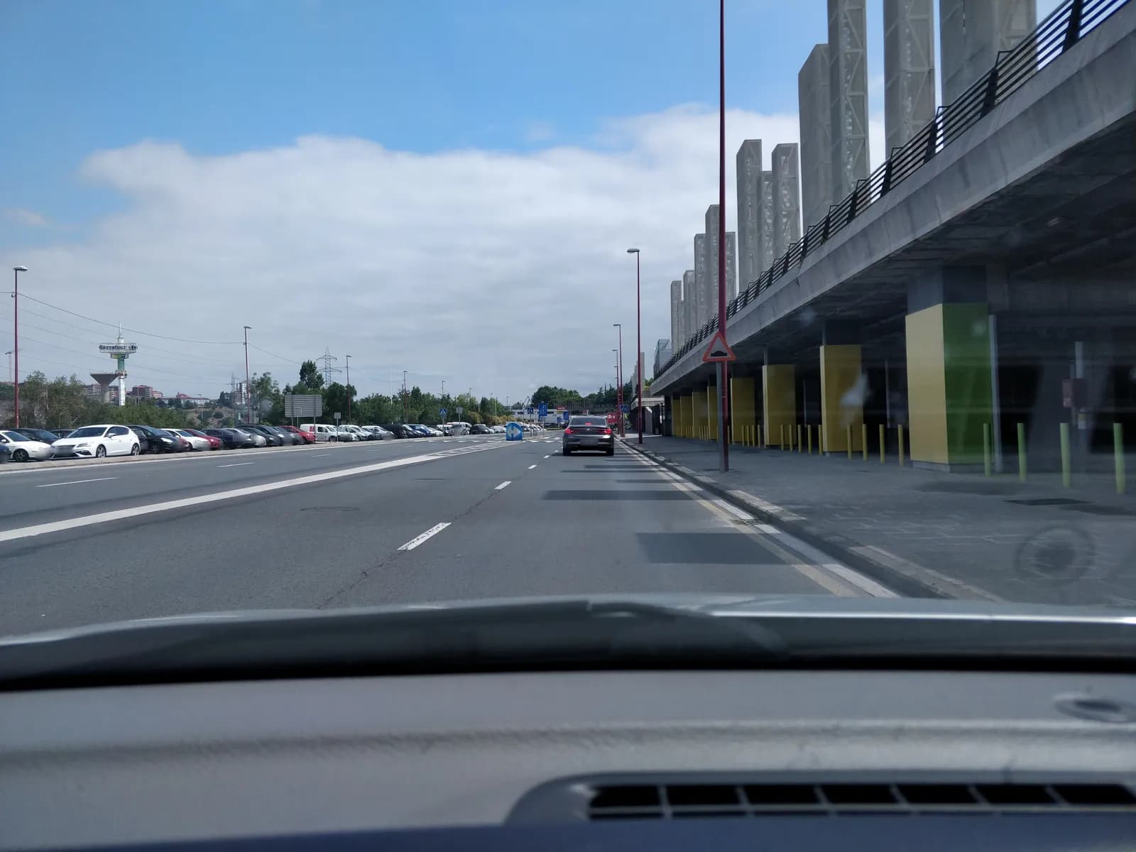 Parking gratis cerca del Max Center, Barakaldo (Av. La Ribera) en Barakaldo (Bizkaia)