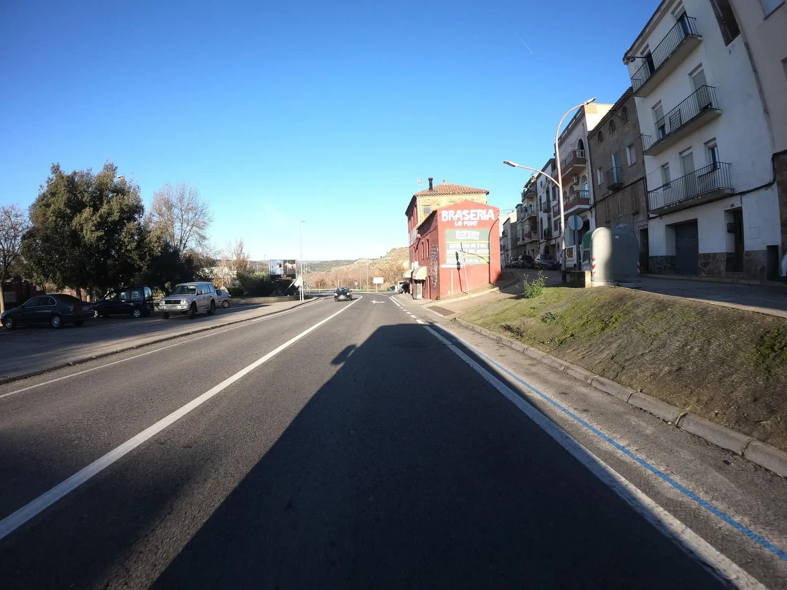 Aparcamiento disuasorio en el centro de Flix en Flix (Tarragona)