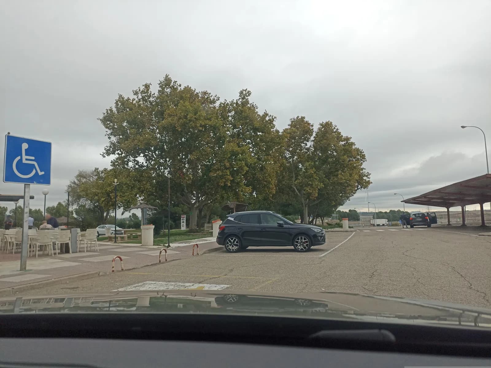 Parking gratuito en la Autopista del Ebro (Fontellas) en Fontellas (Navarra)