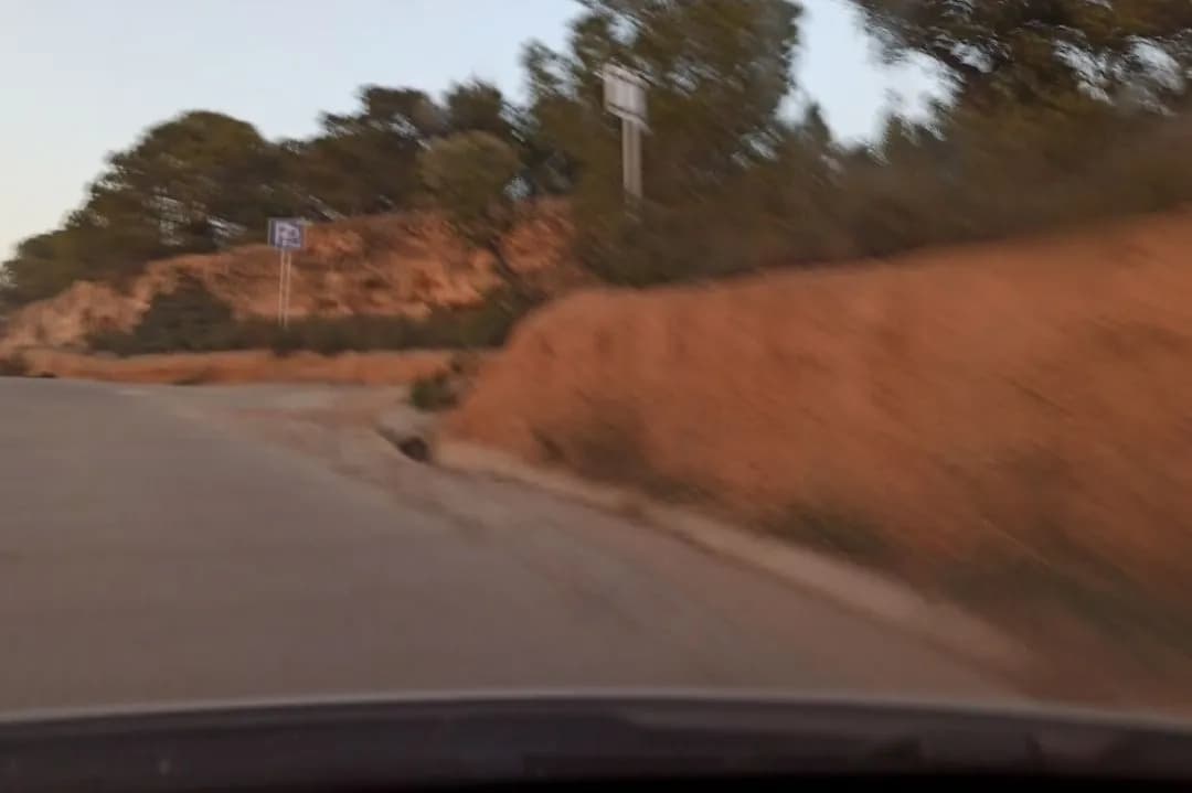 Aparcamiento gratuito en Autopista del Mediterráneo en L'Ametlla de Mar (Tarragona)