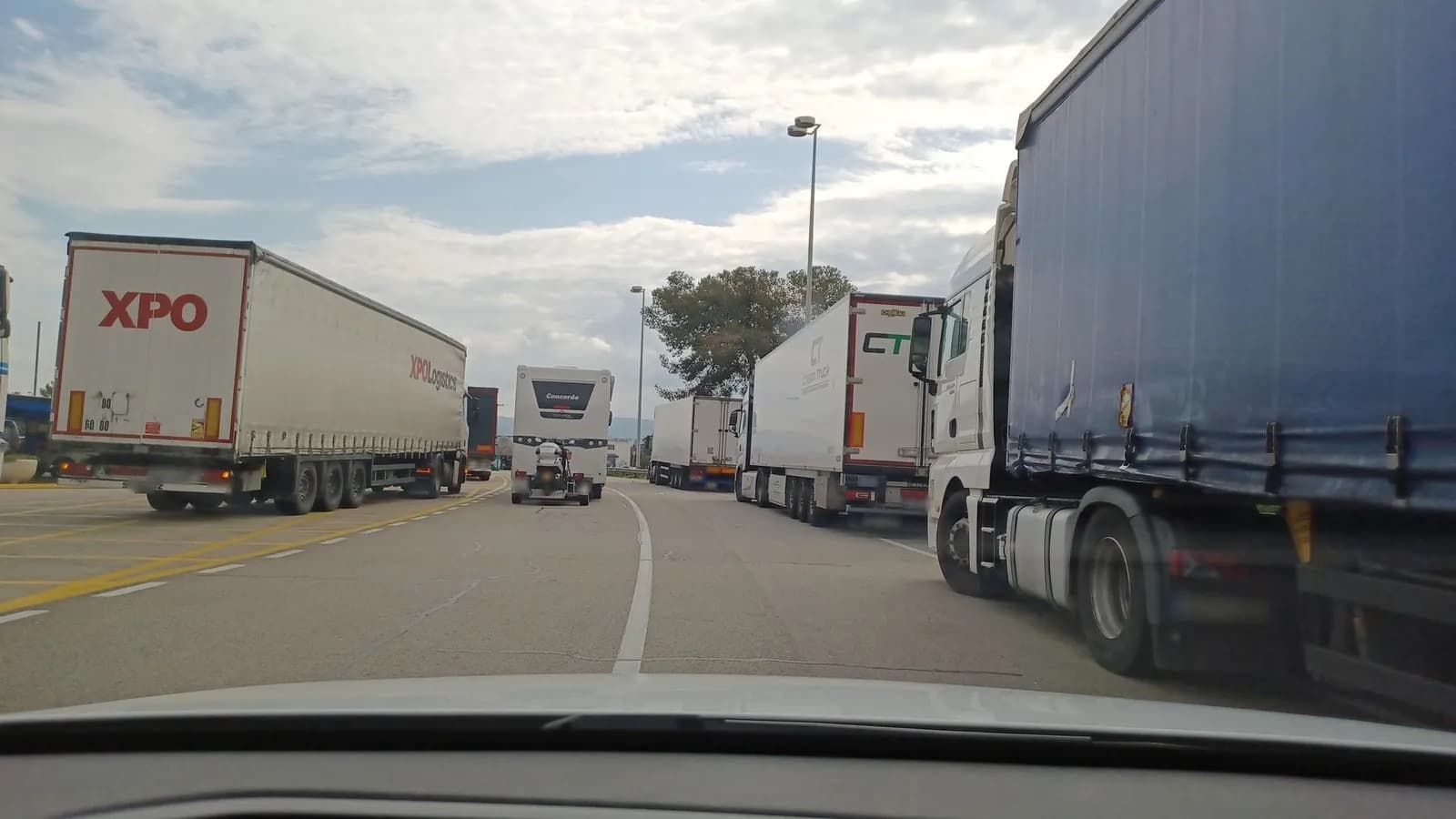 Aparcamiento gratuito en Autopista del Mediterráneo en Banyeres del Penedès (Tarragona)