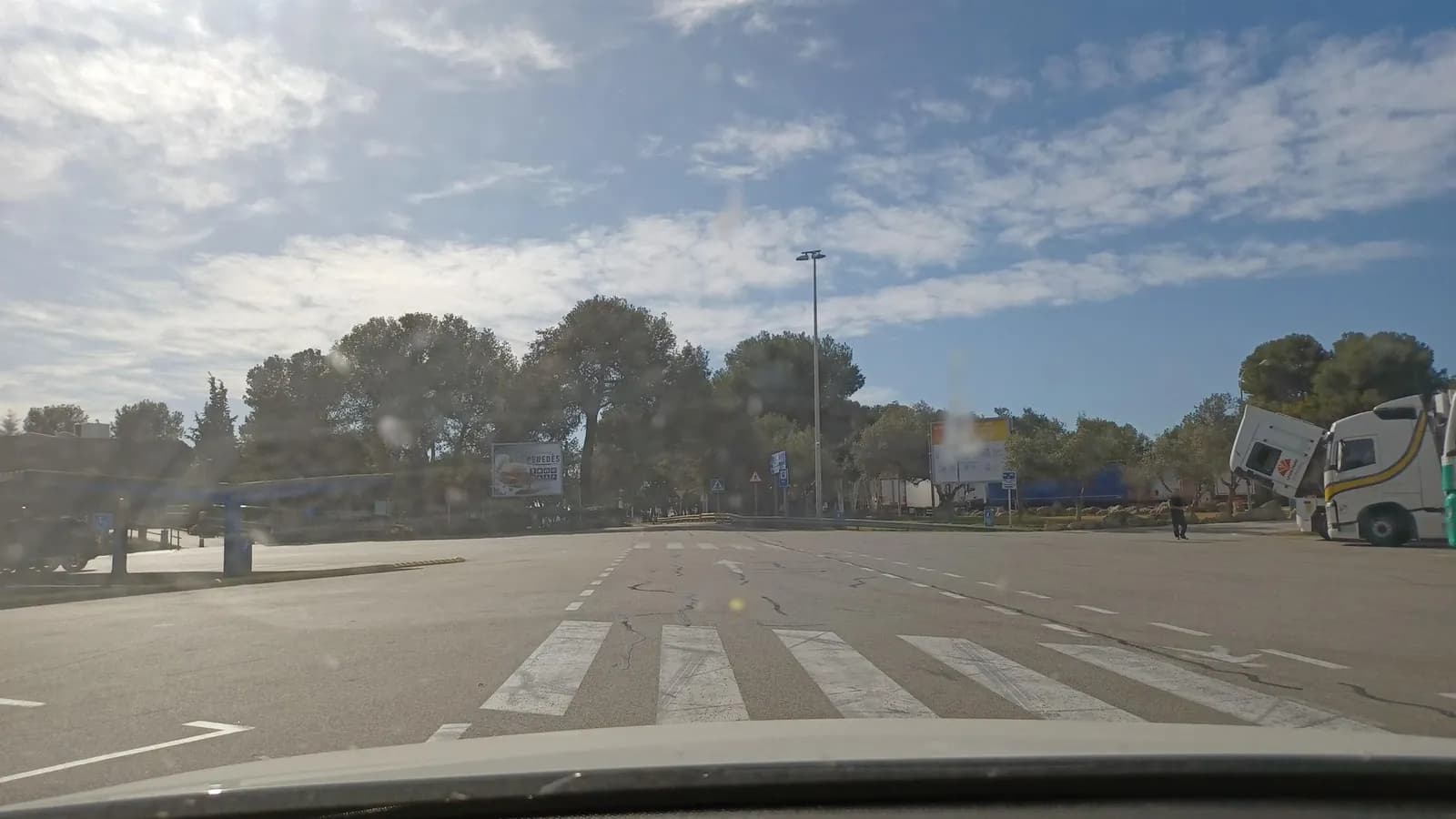 Aparcamiento gratuito en Autopista del Mediterráneo en Banyeres del Penedès (Tarragona)