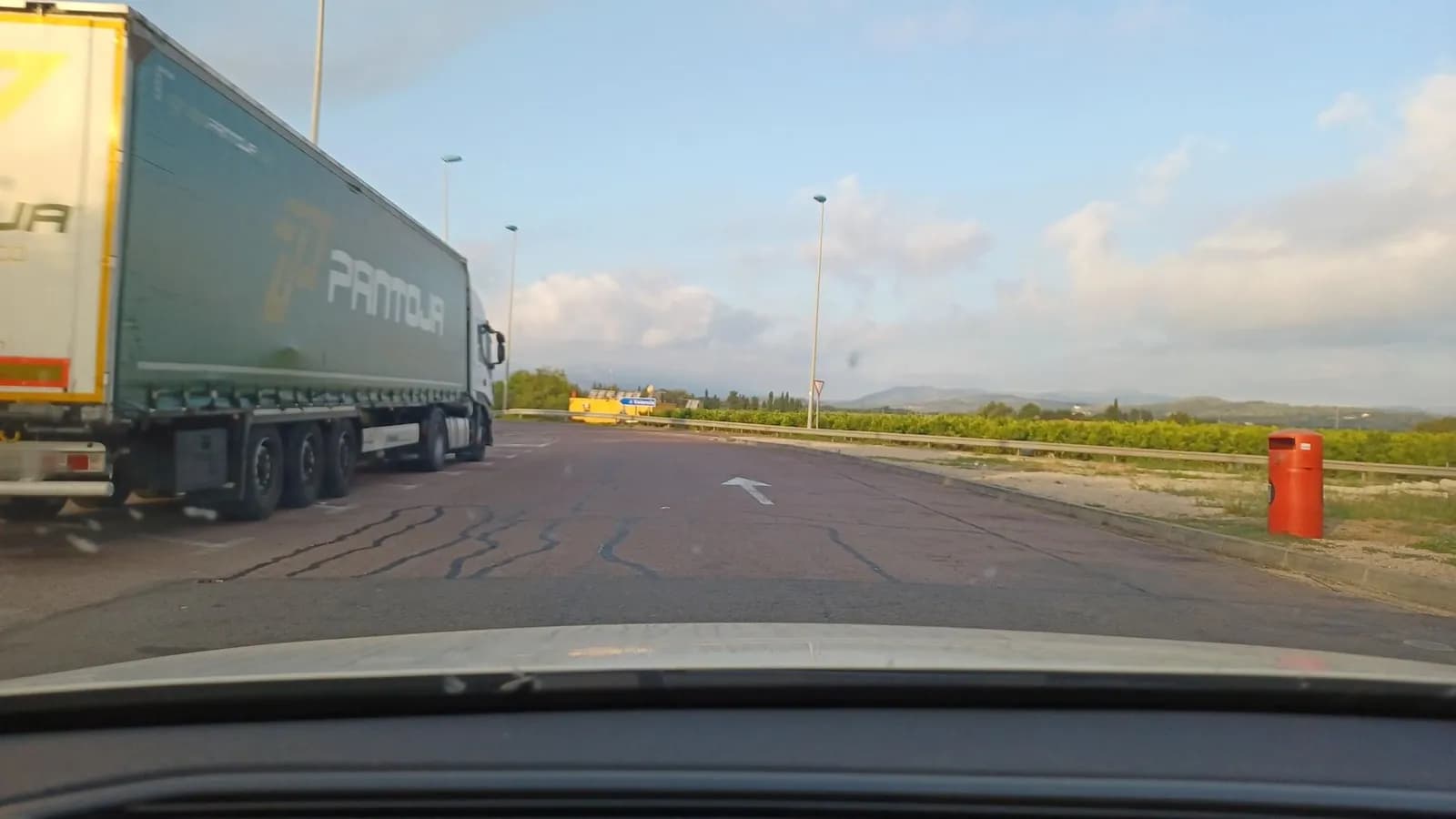 Aparcamiento gratuito en Autopista del Mediterráneo en Càlig (Castellón)