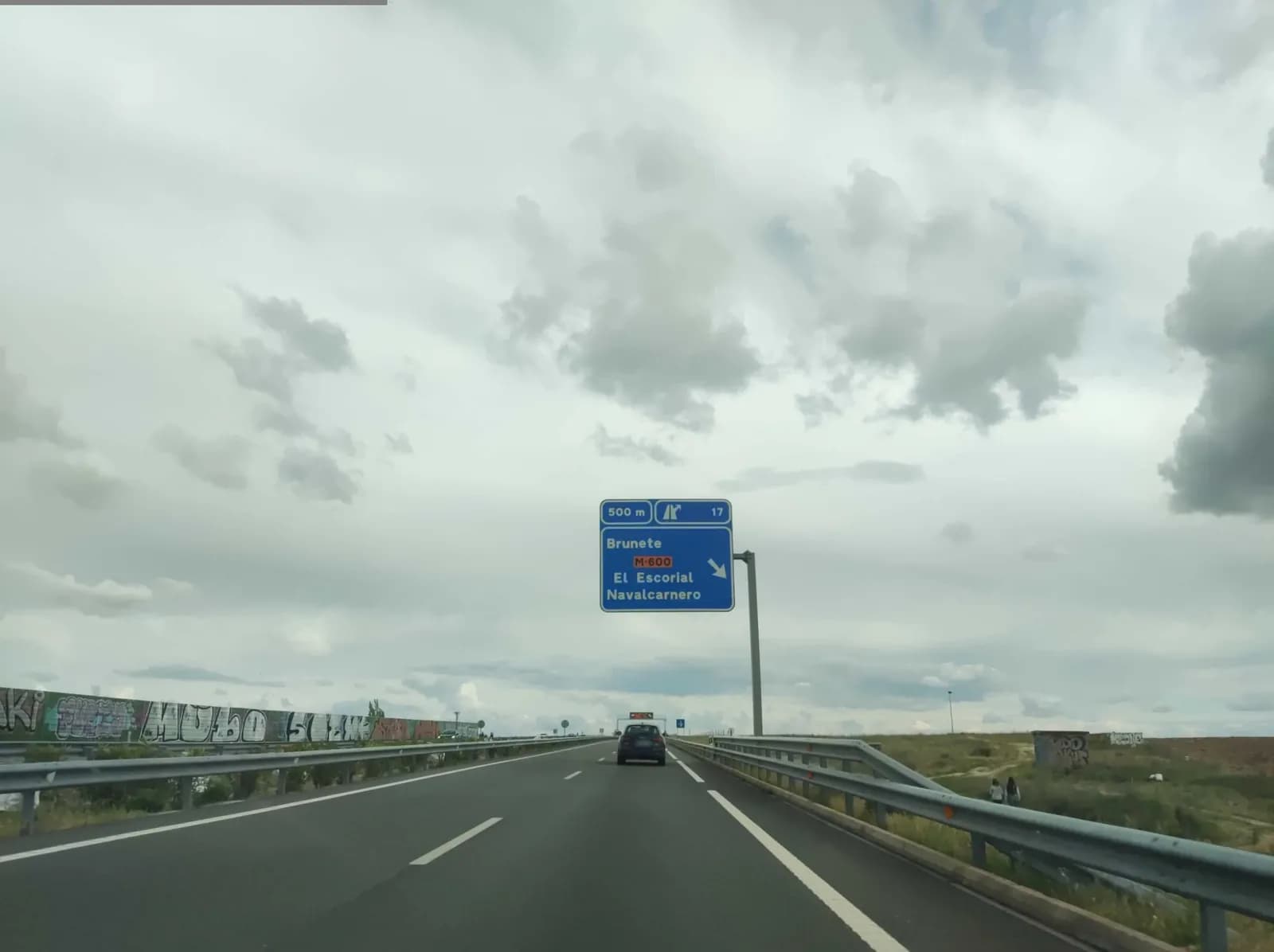 Aparcamiento gratuito en Autovía de los Pantanos en Brunete (Madrid)