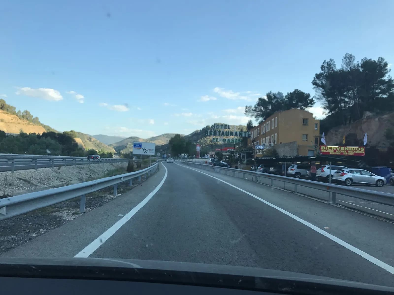 Aparcamiento gratuito en Autovía de Sierra Nevada en Cárcheles (Jaén)