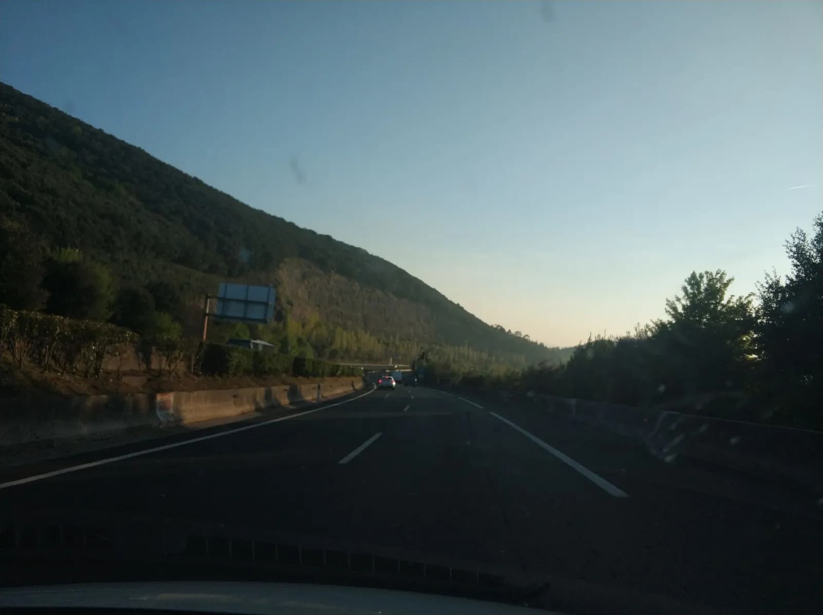 Aparcamiento gratuito en Autovía del Cantábrico en Ribamontán al Monte (Cantabria)