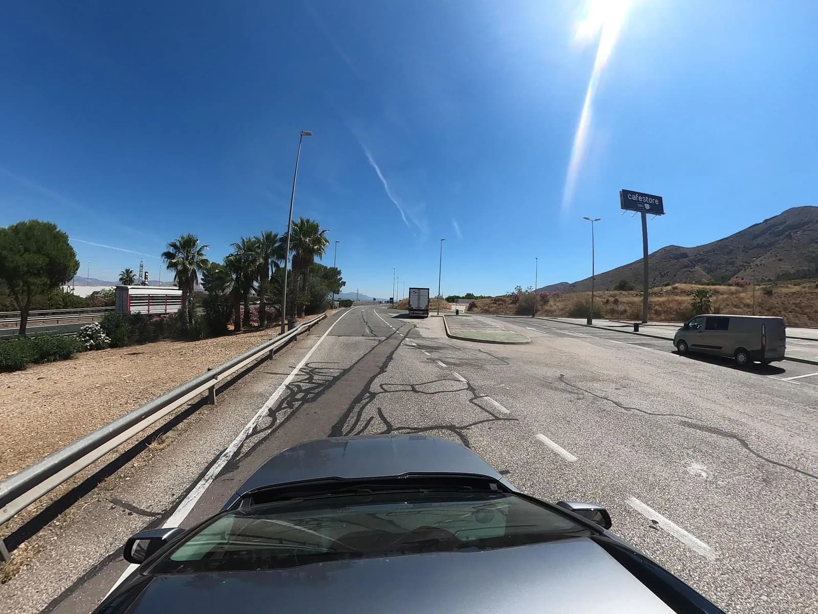 Aparcamiento gratuito en Autovía del Mediterráneo en Santomera (Murcia)