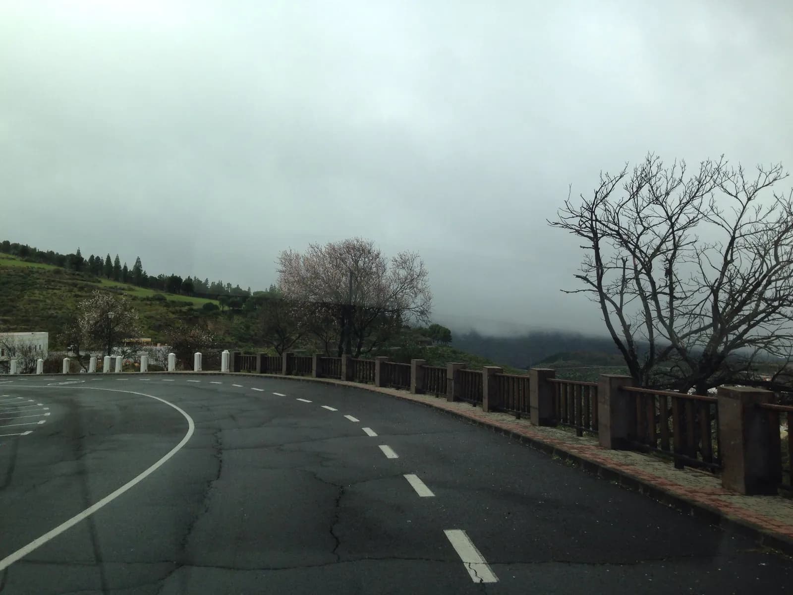 Aparcamiento gratuito en Avenida Alcalde Manuel Luján en Artenara (Las Palmas)
