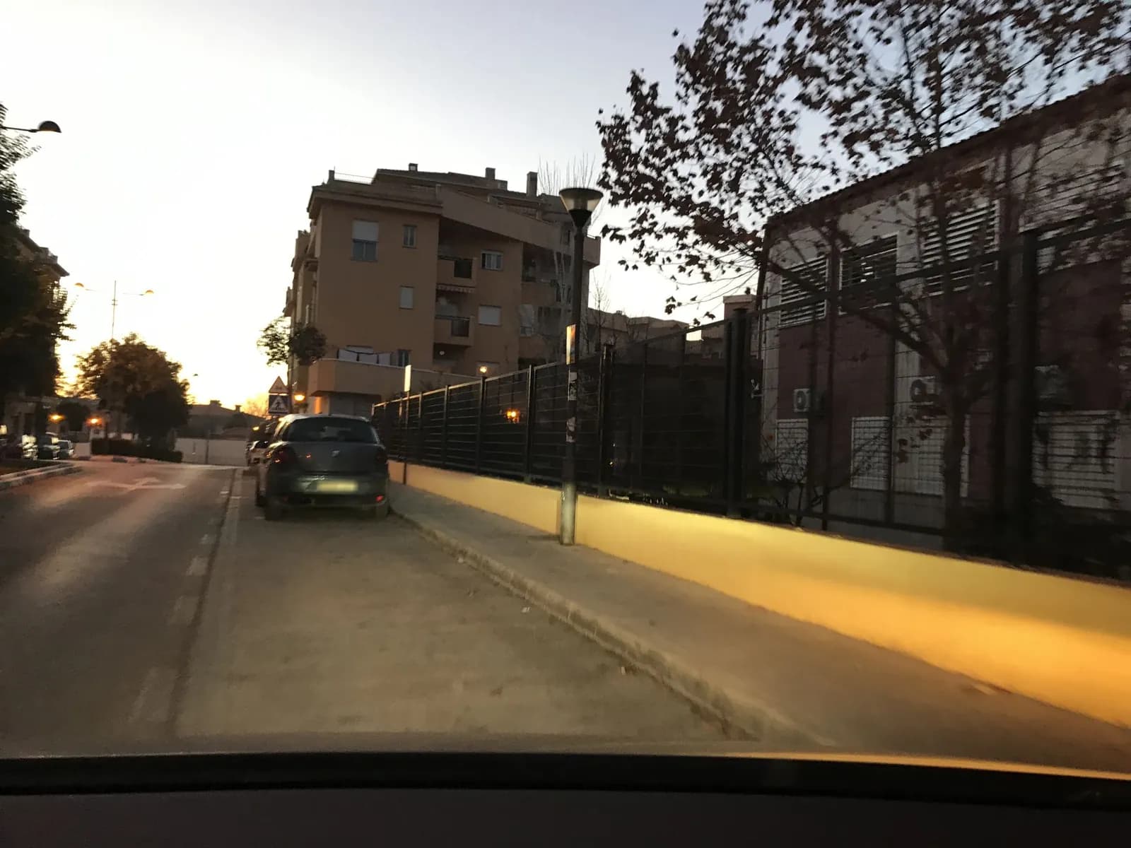Aparcamiento gratuito en Avenida Blas Infante en Ogíjares (Granada)