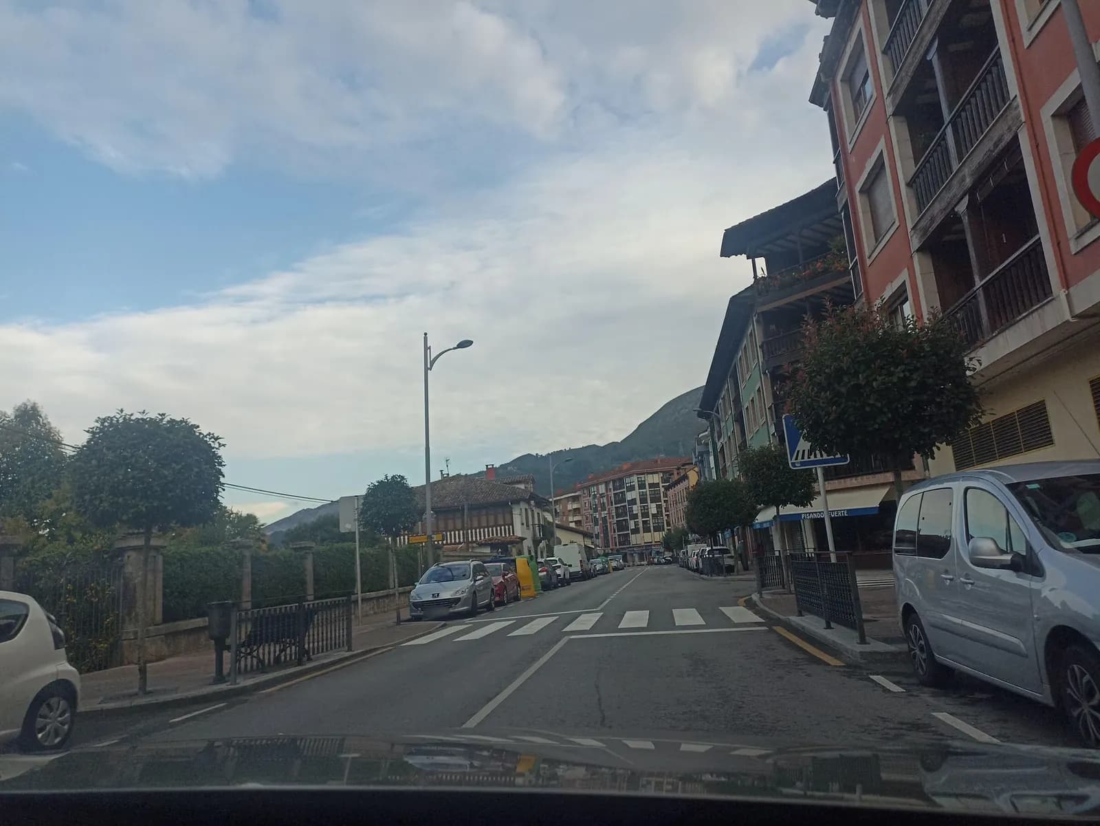Aparcamiento gratuito en Avenida de Castilla en Cangas de Onís (Asturias)