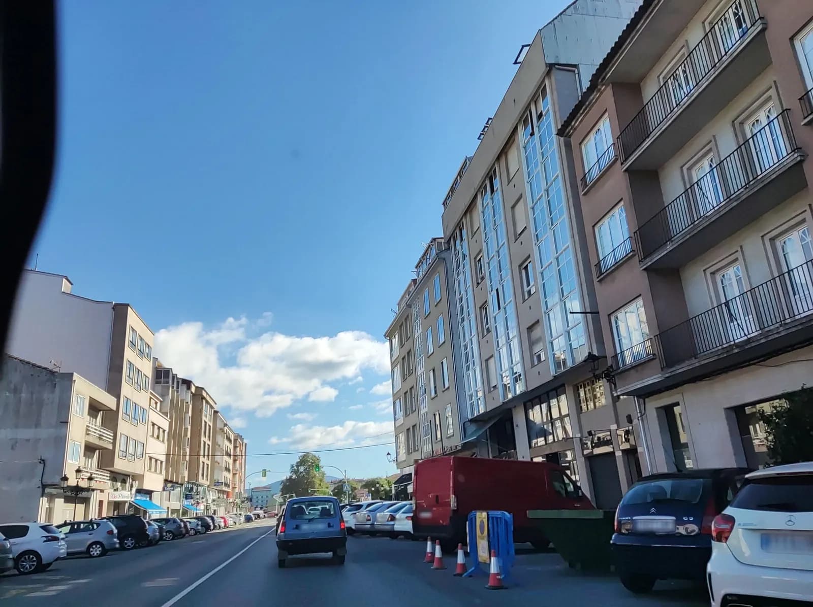 Aparcamiento gratuito en Avenida de Compostela en Padrón (A Coruña)