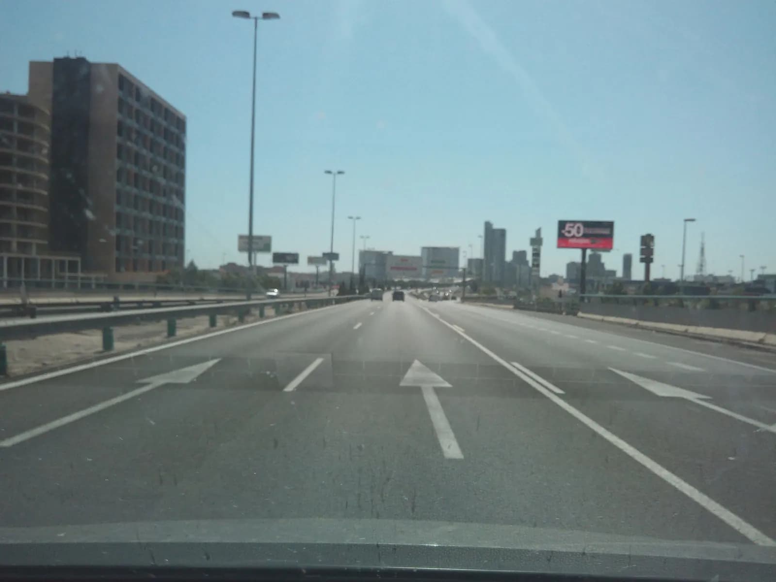 Aparcamiento gratuito en Avenida de la Ilustración en Burjassot (Valencia)