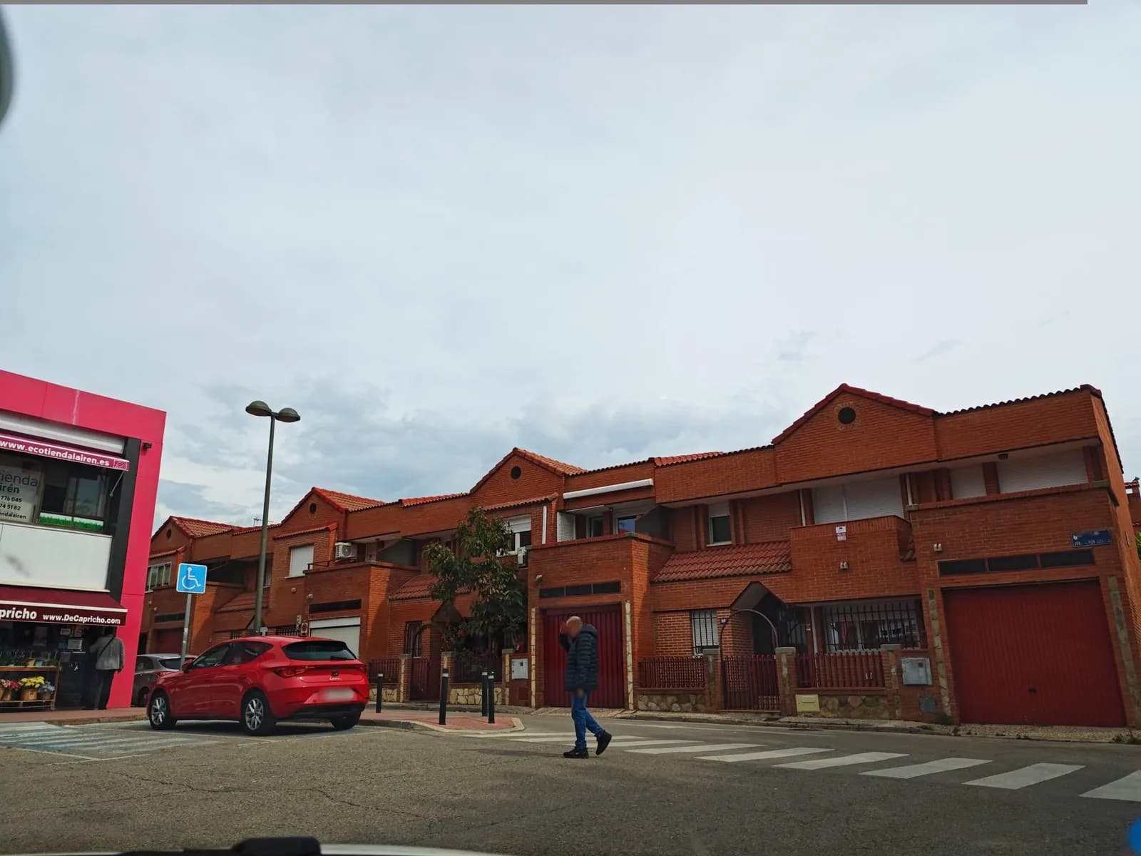 Aparcamiento gratuito en Avenida de las Arcas del Agua en Getafe (Madrid)