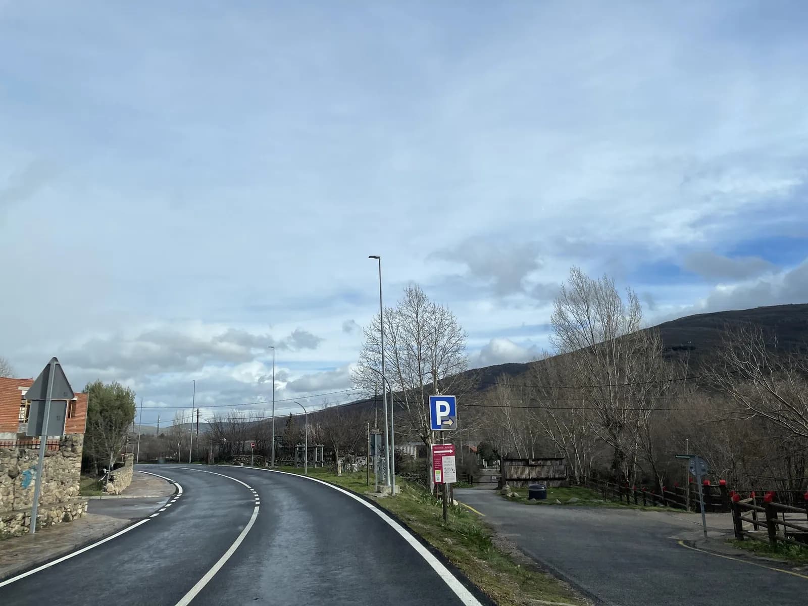 Aparcamiento gratuito en Avenida de Lozoya en Lozoya (Madrid)