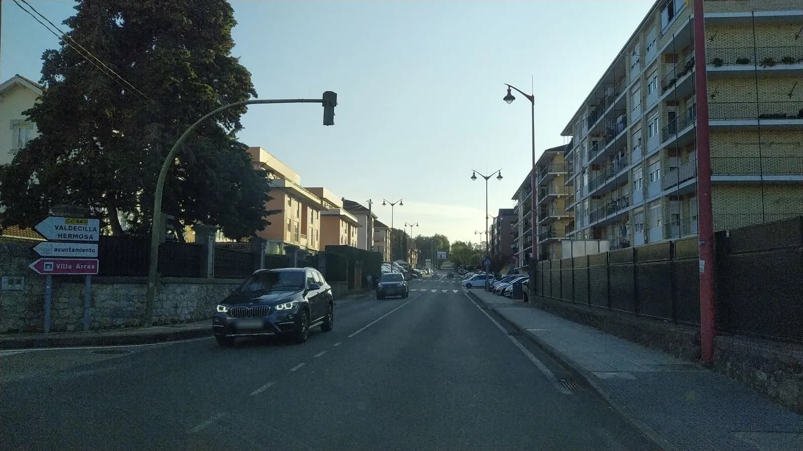 Aparcamiento gratuito en Avenida de Oviedo en Medio Cudeyo (Cantabria)