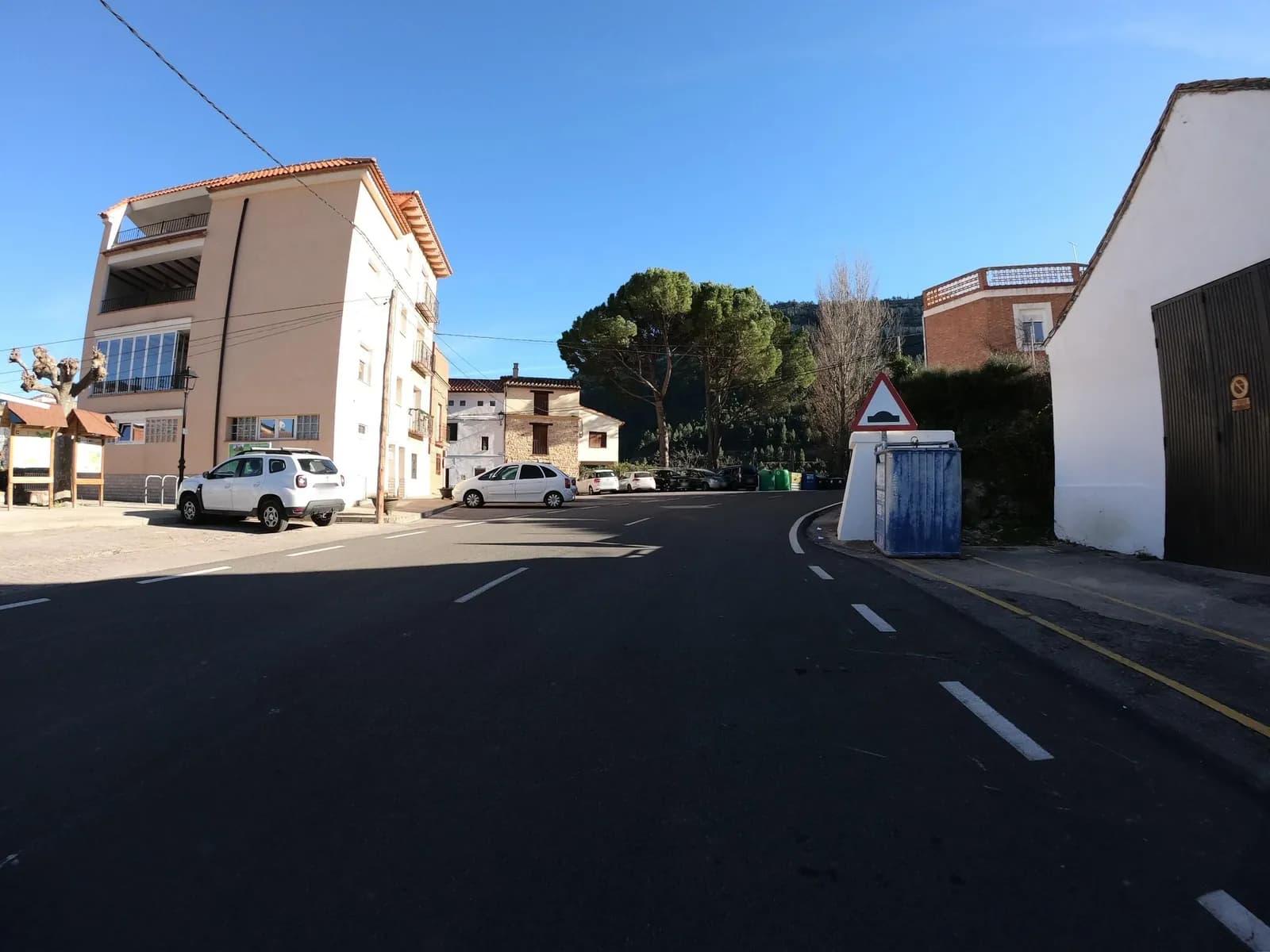Aparcamiento gratuito en Avenida de San Miguel en Puebla de Arenoso (Castellón)