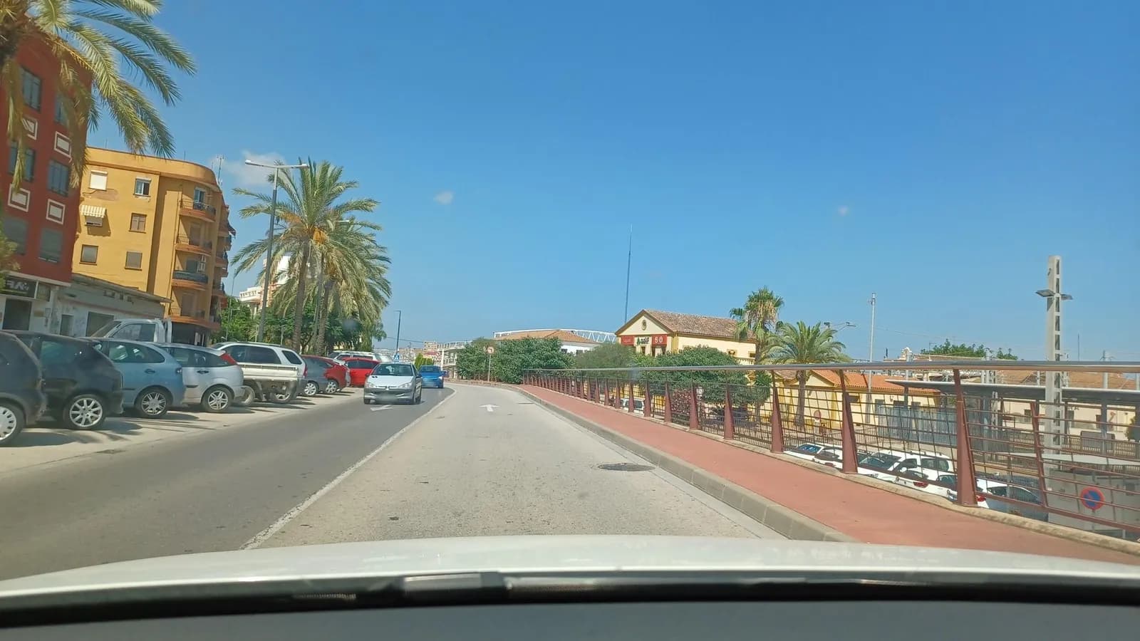 Aparcamiento gratuito en Avenida del País Valenciano en Sagunto/Sagunt (Valencia)