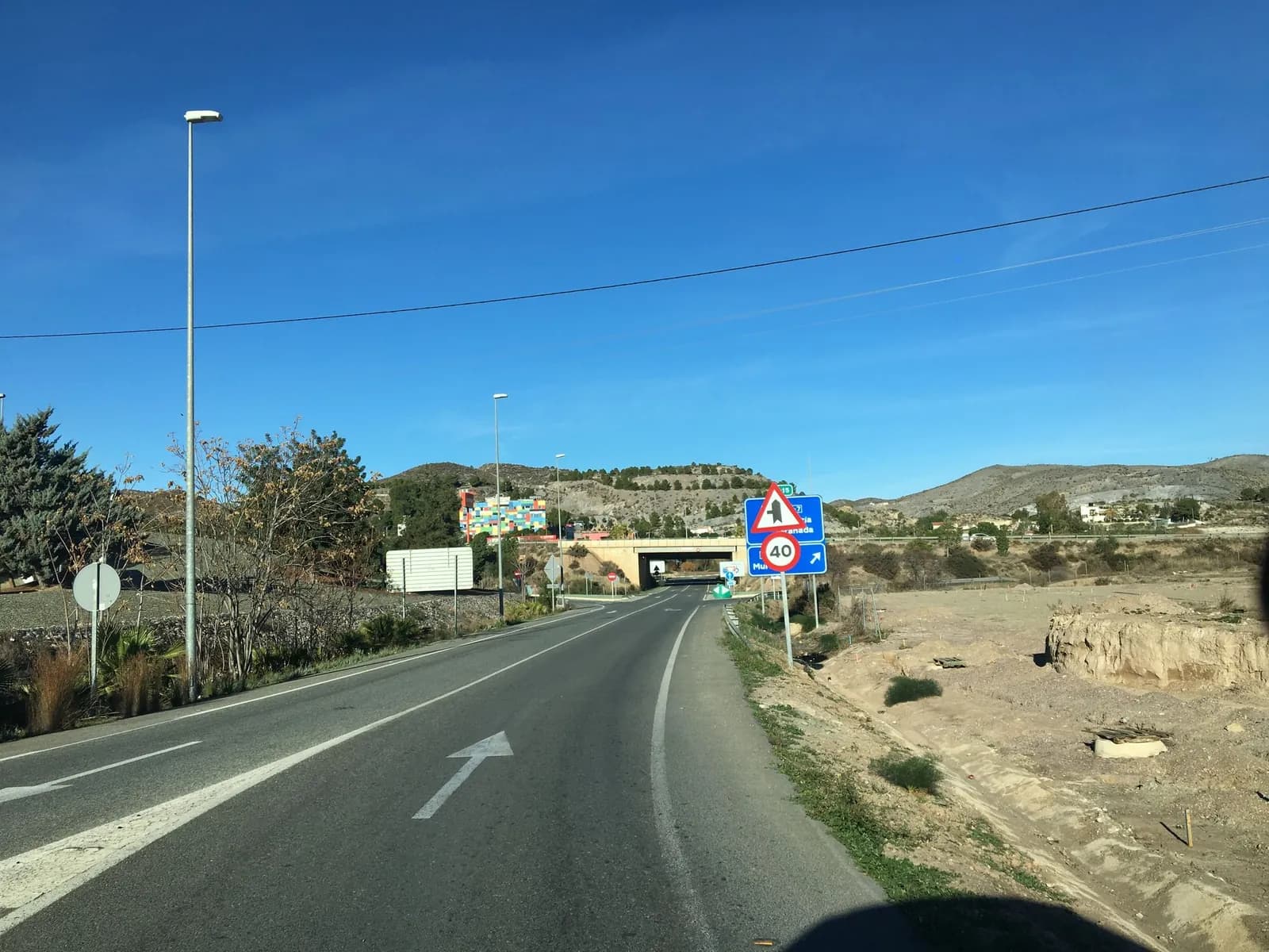 Aparcamiento gratuito en Avenida del Presidente Adolfo Suárez en Puerto Lumbreras (Murcia)