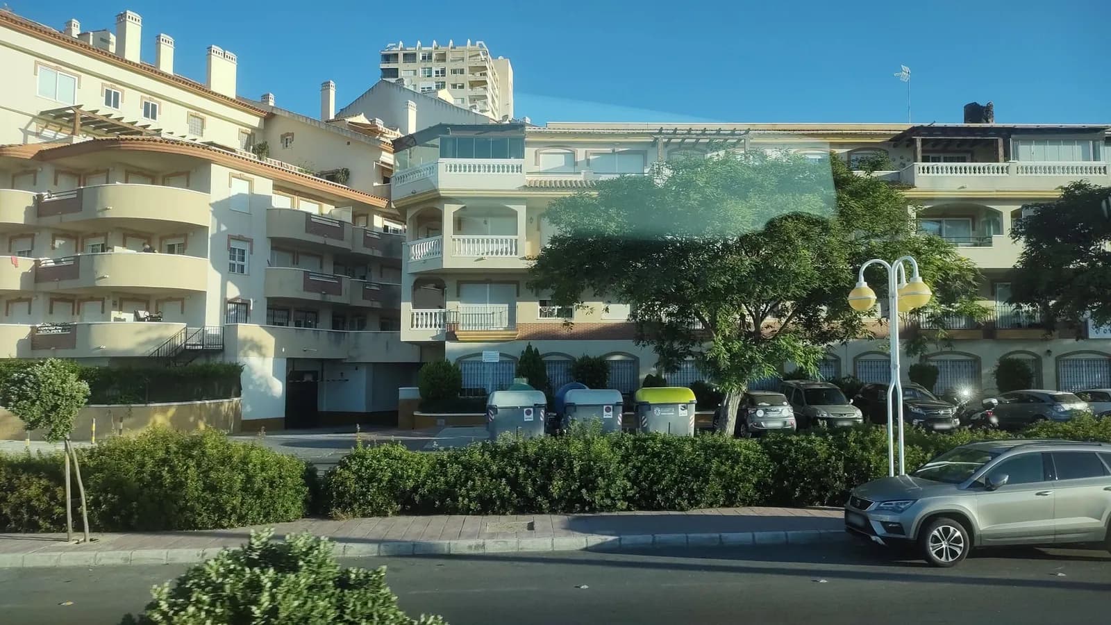 Aparcamiento gratuito en Avenida del Sol en Benalmádena (Málaga)