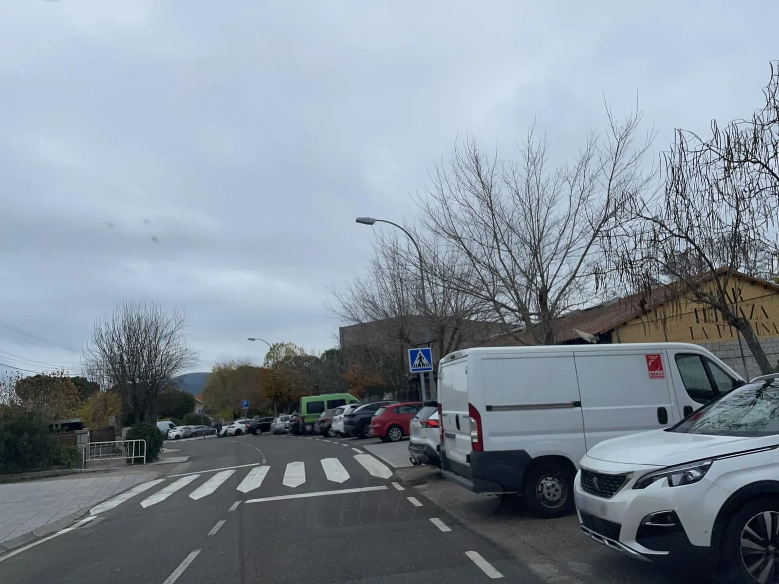 Aparcamiento gratuito en Avenida España en Berrueco (El) (Madrid)