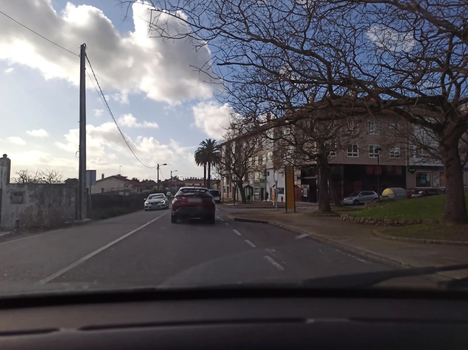 Aparcamiento gratuito en Avenida Francisca Herrera en Oleiros (A Coruña)