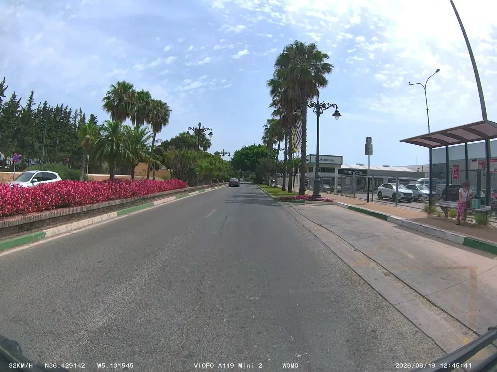 Aparcamiento gratuito en Avenida Litoral en Estepona (Málaga)
