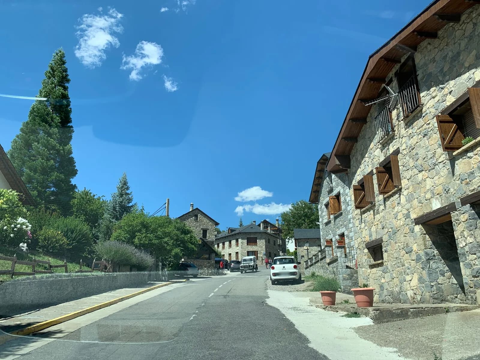 Aparcamiento gratuito en Avenida Peña Blanca en Hoz de Jaca (Huesca)