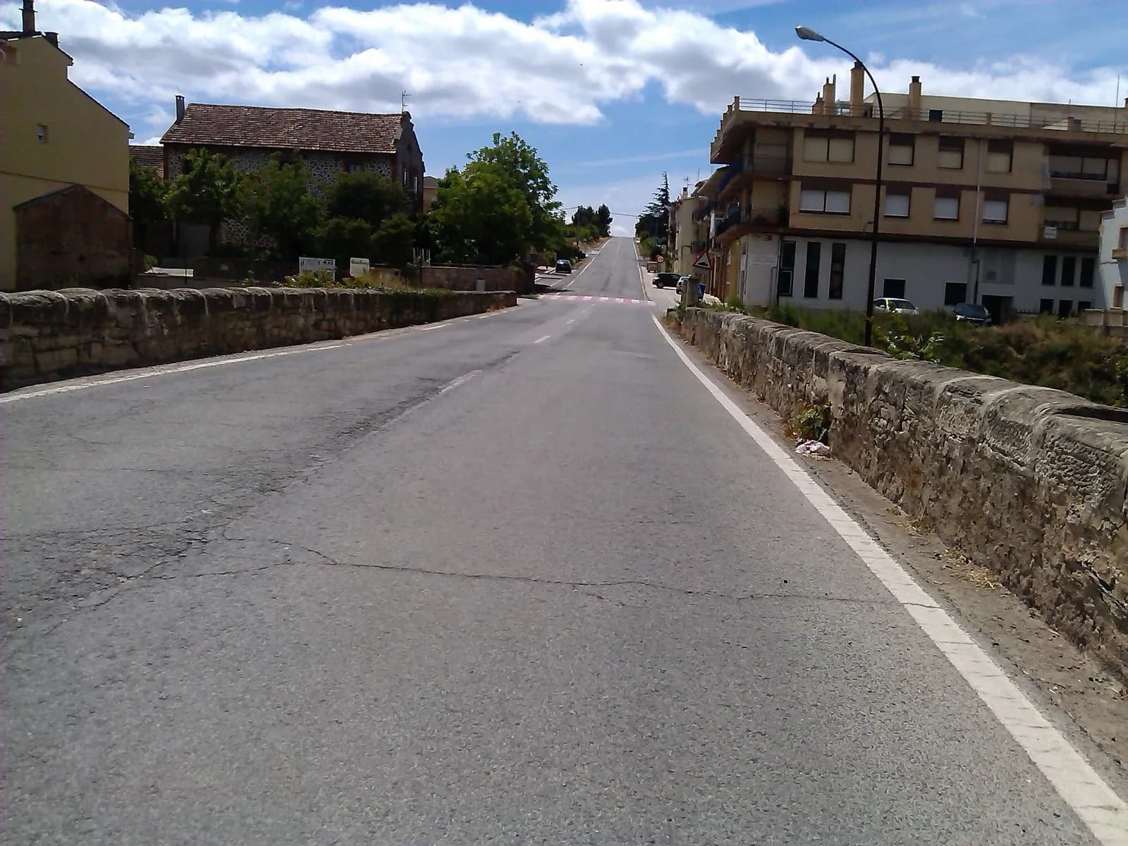 Aparcamiento gratuito en Avenida Sancho el Sabio en Arcos (Los) (Navarra)