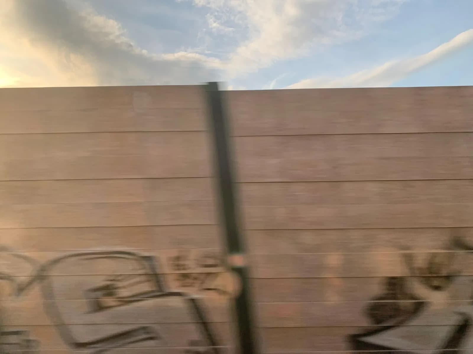 Aparcamiento gratuito en Avinguda d'Agustí Simón en Riells i Viabrea (Girona)