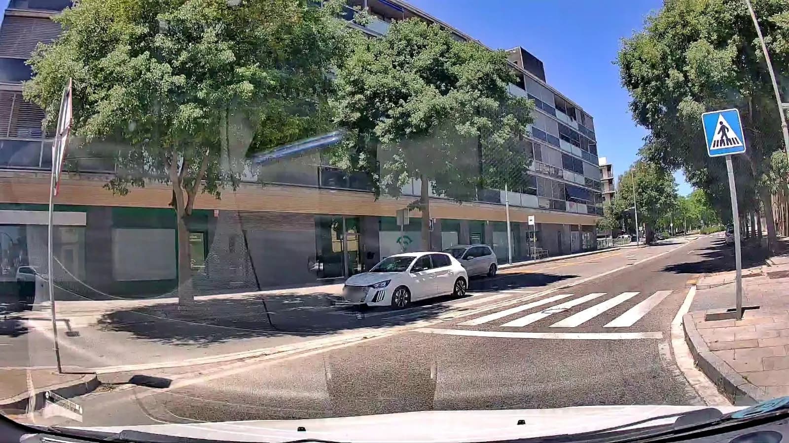 Aparcamiento gratuito en Avinguda d'Eduard Toldrà en Vilanova i la Geltrú (Barcelona)