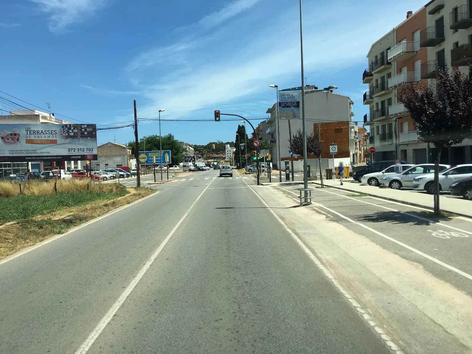 Aparcamiento gratuito en Avinguda de Catalunya en Palamós (Girona)