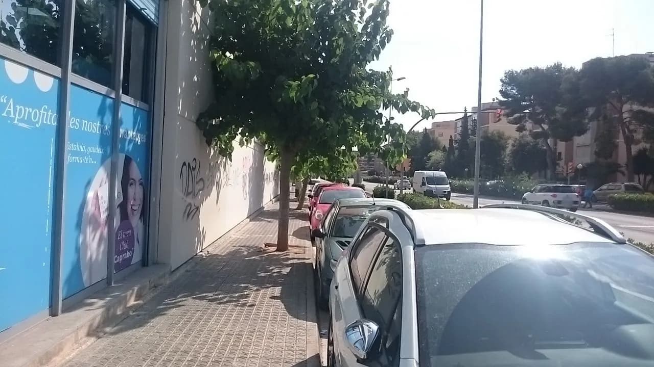 Aparcamiento gratuito en Avinguda de Cubelles en Vilanova i la Geltrú (Barcelona)
