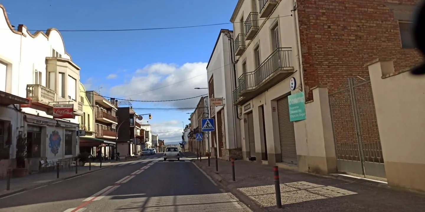 Aparcamiento gratuito en Avinguda de l'Onze de Setembre en Bellcaire d'Urgell (Lleida)
