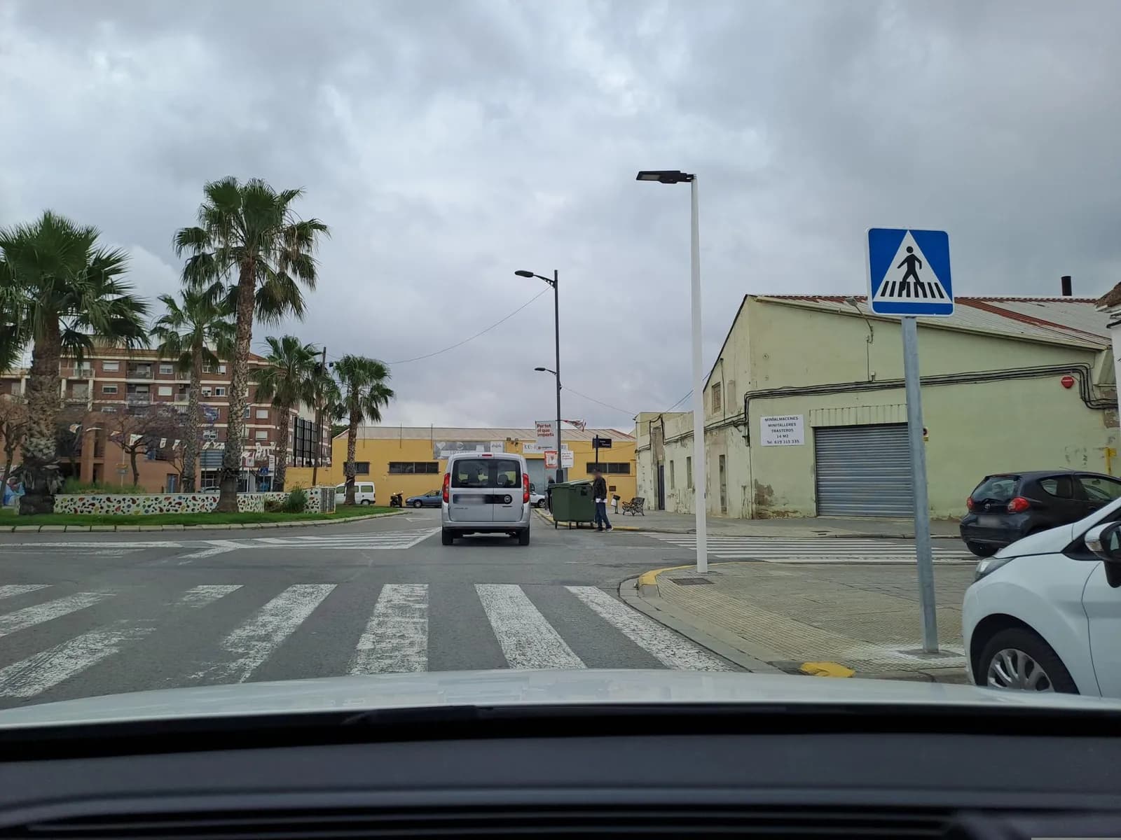 Aparcamiento gratuito en Avinguda de la Generalitat Valenciana en Manises (Valencia)