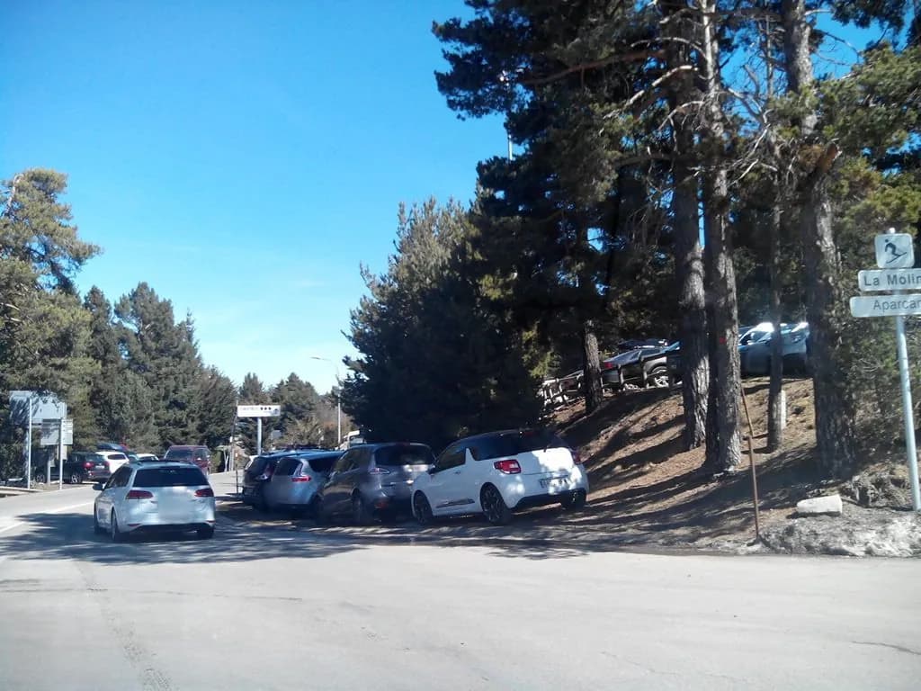 Aparcamiento gratuito en Avinguda de Supermolina en Fontanals de Cerdanya (Girona)