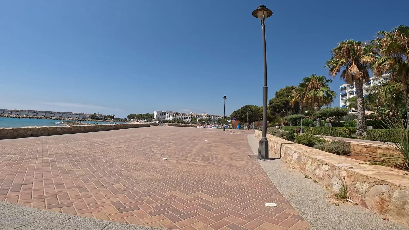 Aparcamiento gratuito en Avinguda del Cid en Alcalà de Xivert (Castellón)