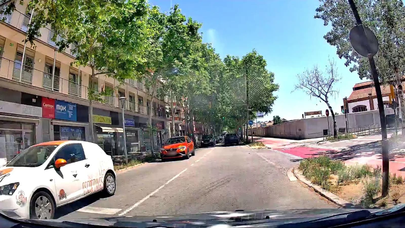 Aparcamiento gratuito en Avinguda del Ferrocarril en Vilanova i la Geltrú (Barcelona)