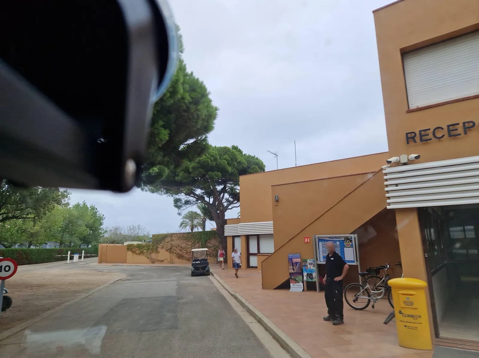 Aparcamiento gratuito en Avinguda del Grau en Pals (Girona)