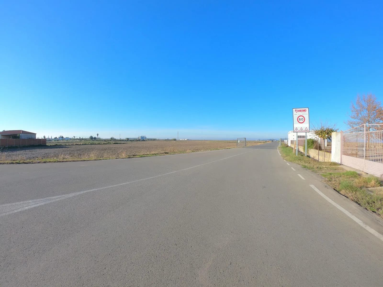 Aparcamiento gratuito en Avinguda del Mar en Sueca (Valencia)