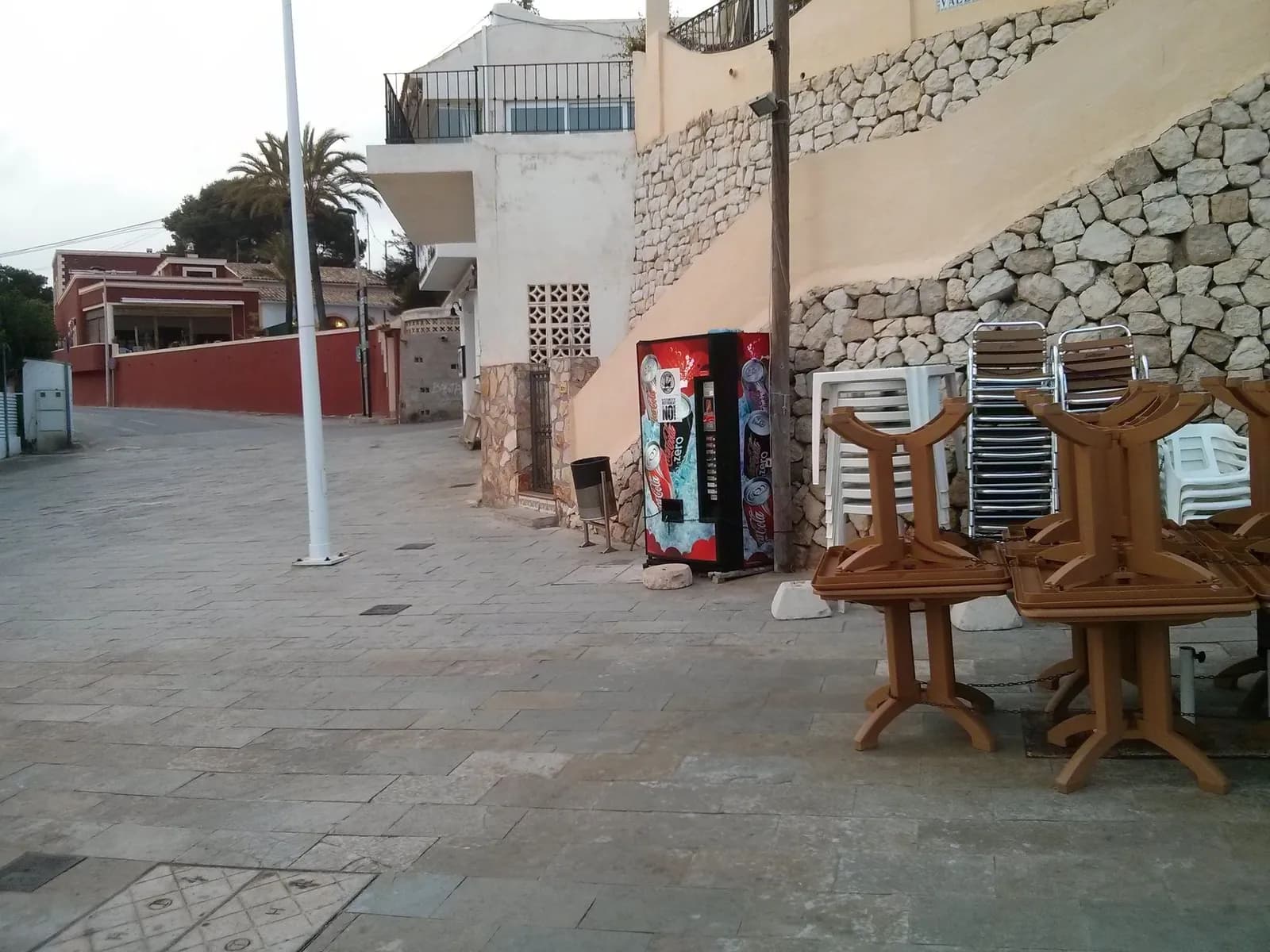 Aparcamiento gratuito en Avinguda del Portet en Benitachell/Poble Nou de Benitatxell (el) (Alicante)