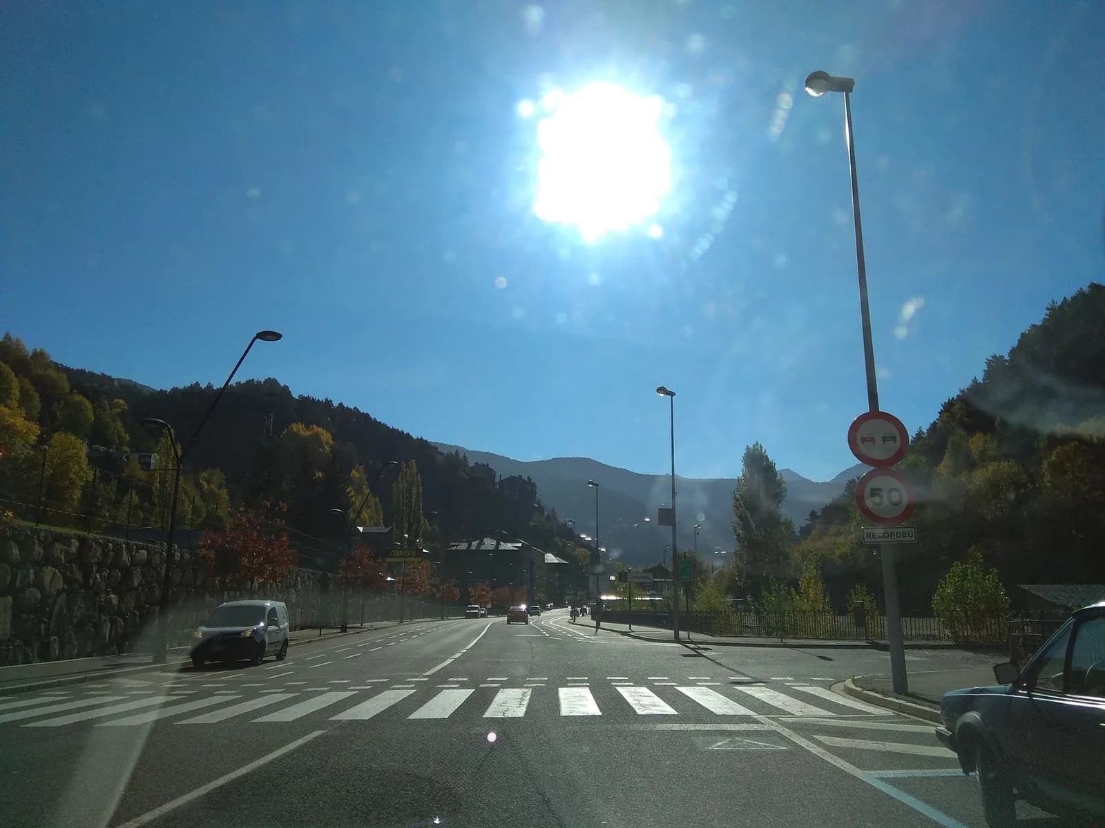 Aparcamiento gratuito en Avinguda del Ravell en Alins (Lleida)