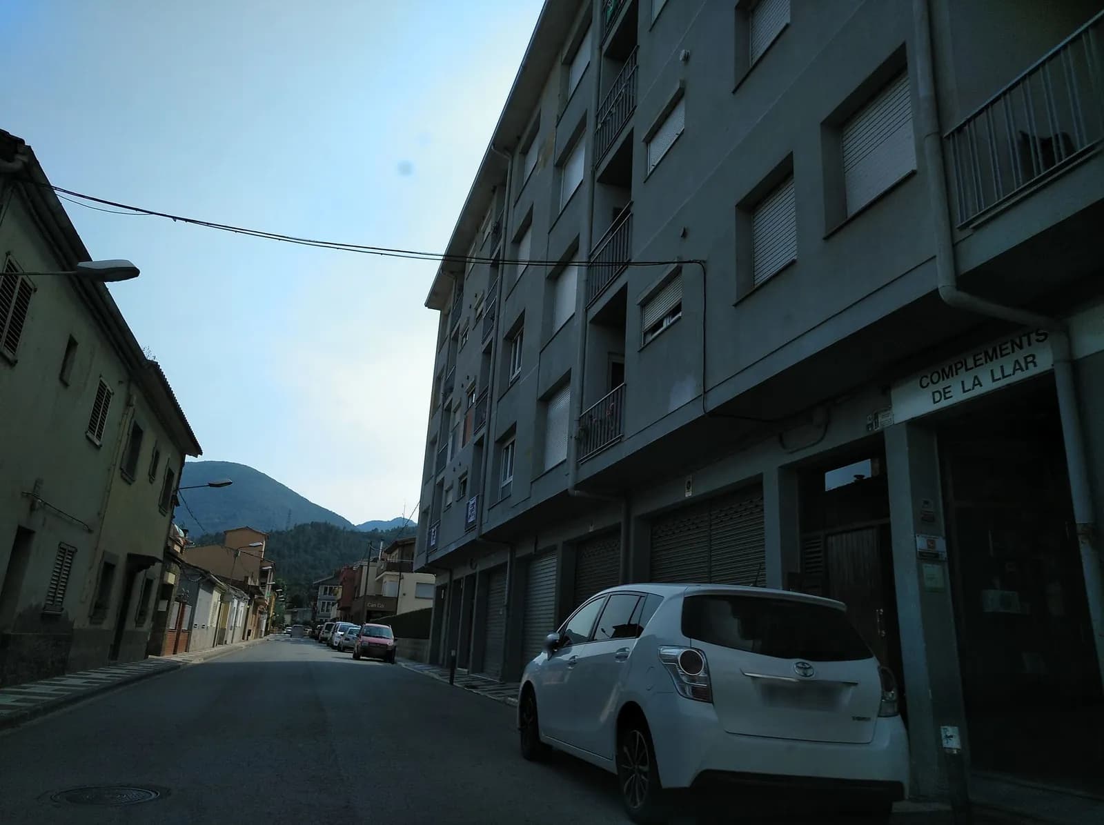 Aparcamiento gratuito en Avinguda Nostra Senyora de Montserrat en La Cellera de Ter (Girona)