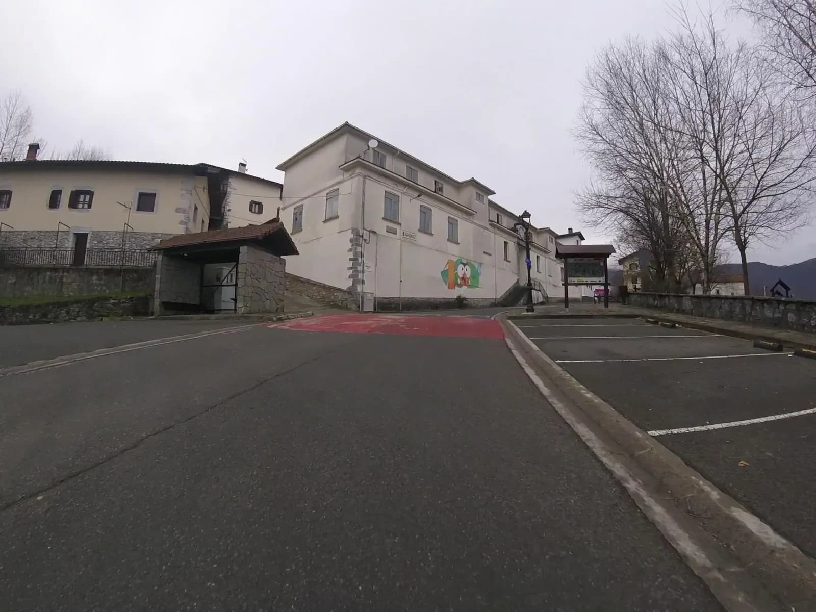 Aparcamiento gratuito en Beheko karrika en Arantza (Navarra)