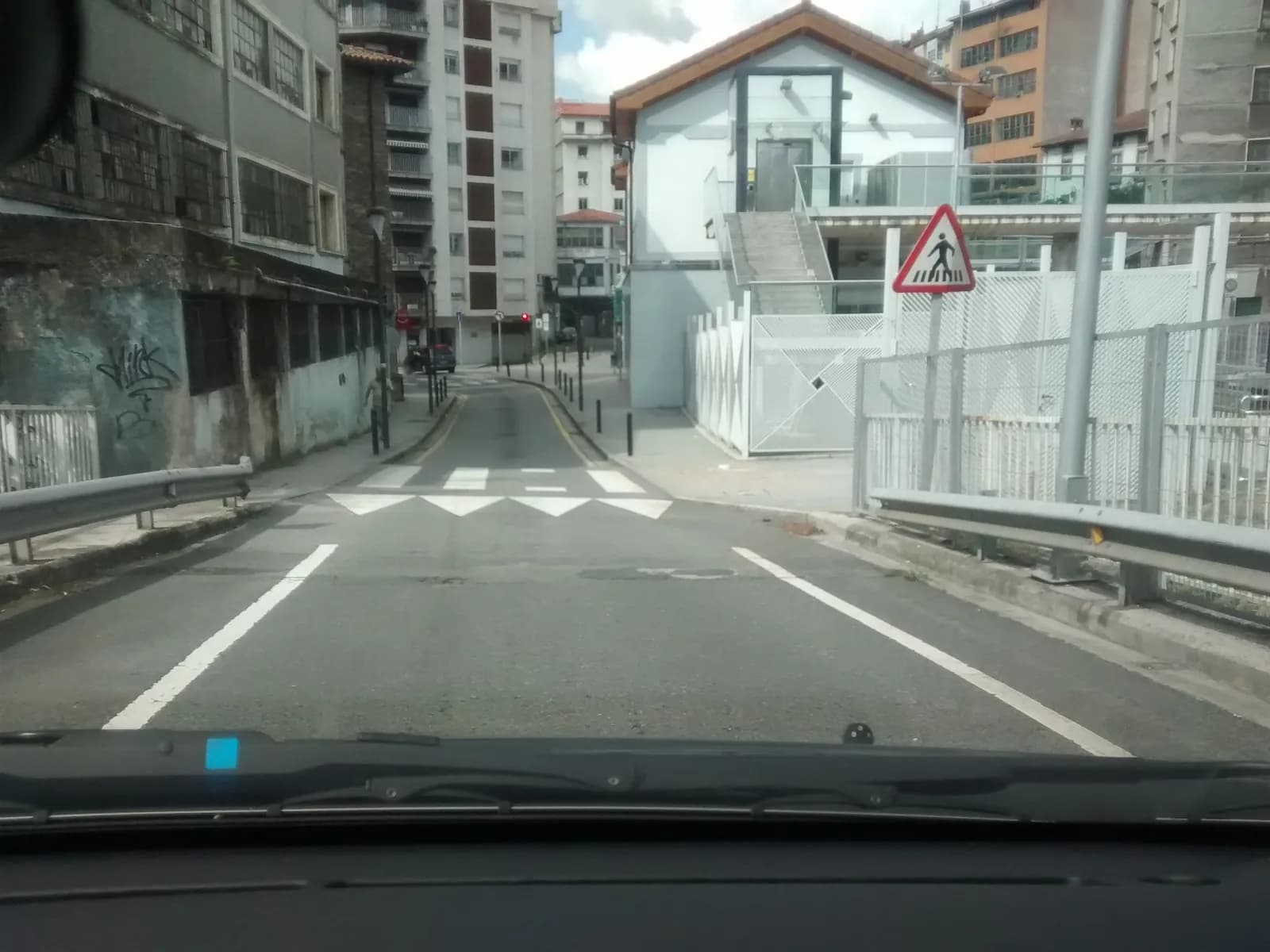 Aparcamiento gratuito en Bittor Sarasketa kalea en Eibar (Gipuzkoa)