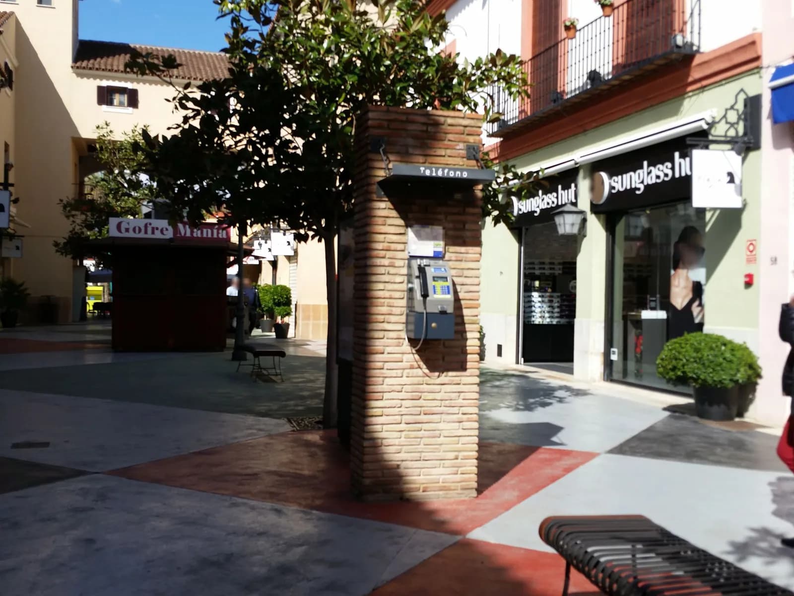 Aparcamiento gratuito en Calle Alfonso Ponce de León en Torremolinos (Málaga)