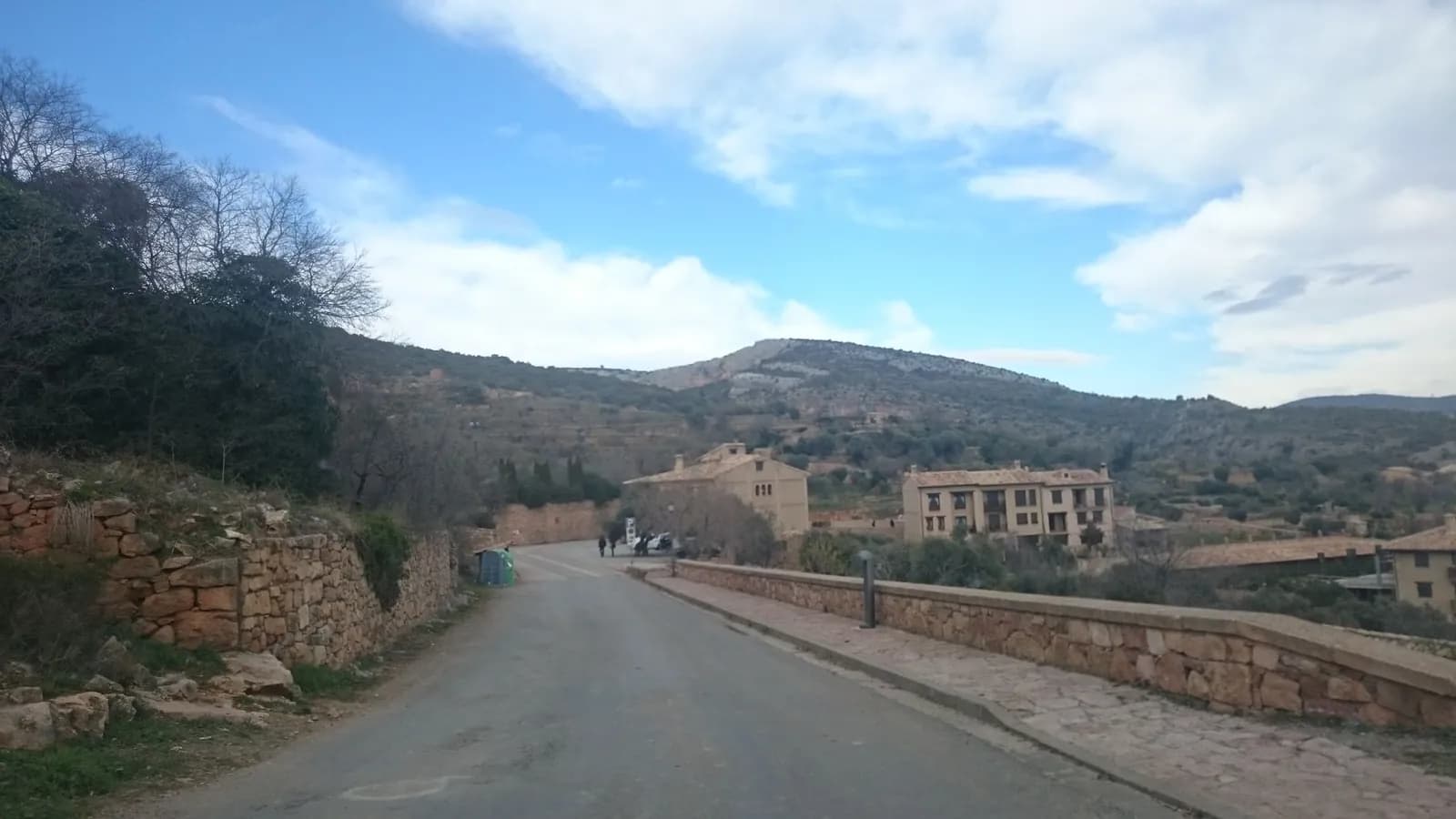 Aparcamiento gratuito en Calle Arrabal en Alquézar (Huesca)