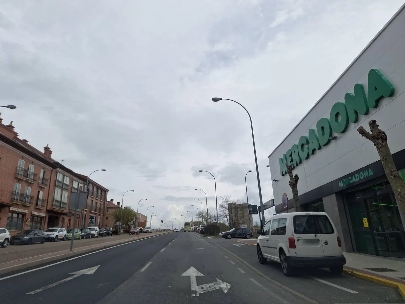 Aparcamiento gratuito en Calle Arroyo Juncal en La Lastrilla (Segovia)