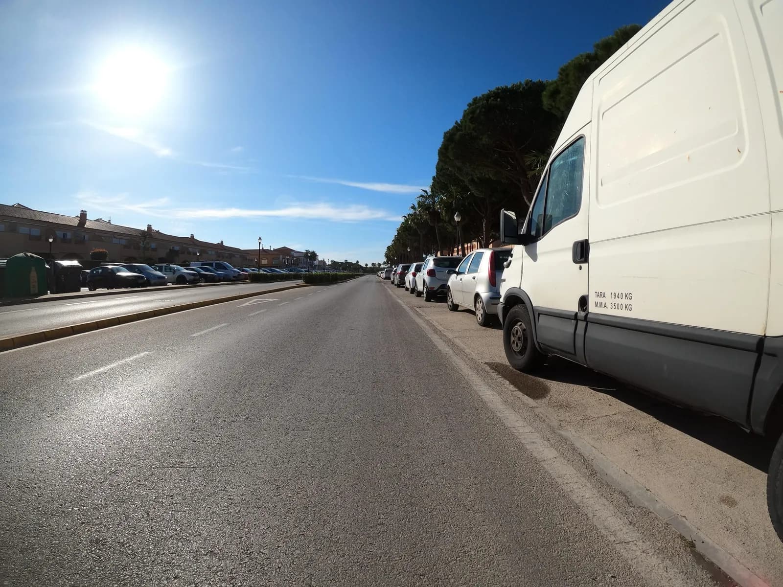 Parking gratuito en Calle Asdrúbal (Novo Sancti Petri, Chiclana) en Chiclana de la Frontera (Cádiz)