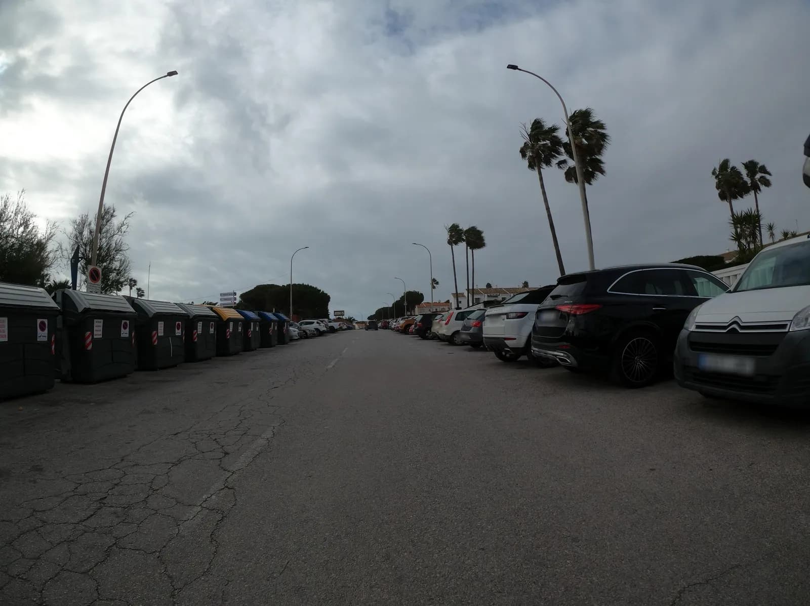 Parking gratuito en Calle Asunción (Costa Sancti Petri, Chiclana) en Chiclana de la Frontera (Cádiz)