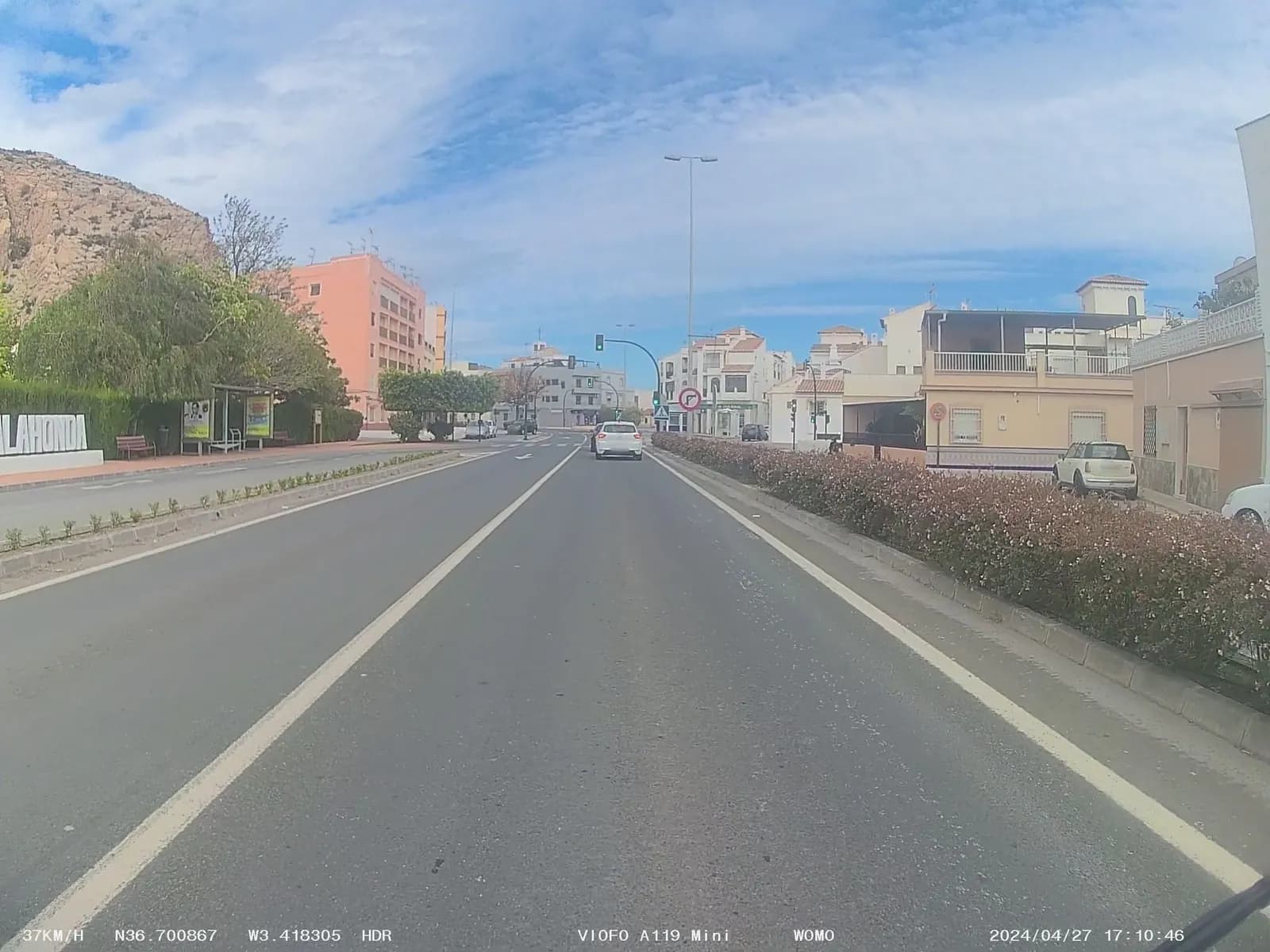 Aparcamiento gratuito en Calle Azahar en Gualchos (Granada)